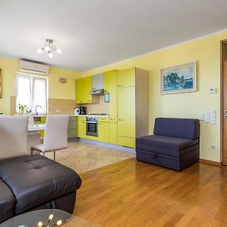 Stunning Apartment In Volosko With House Sea View Zewnętrze zdjęcie